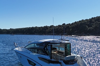 Beautiful Beneteau Gran Tourismo 46