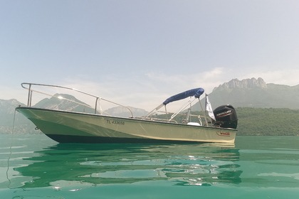 Location Bateau à moteur Boston Whaler 15 sport Annecy