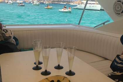 EXCURSIONES EN BARCO POR EL ARCHIPIÉLAGO DE LA MADDALENA Y CÓRCEGA