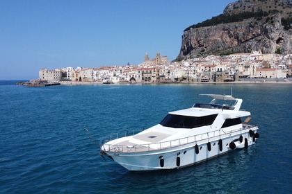 Charter Motor yacht Canados 58 Cefalù