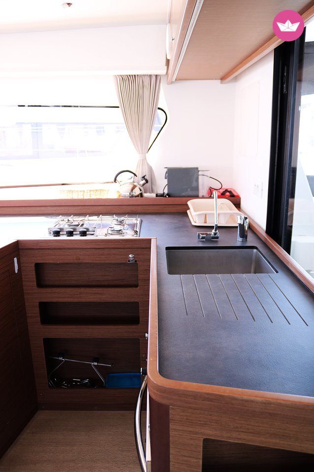 Catamaran Lagoon-Bénéteau Lagoon 42 - 4 + 2 cab. 12.8m 8