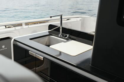 Invictus TT420 Daily Charter