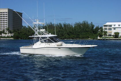 Charter Motorboat Hatteras 38 Nassau