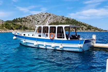 Verhuur Motorboot Handcrafted Traditional Pasara Jure All Inclusive Biograd na Moru