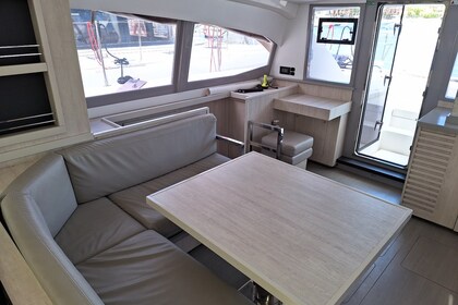 Noleggio Catamarano ROBERTSON & CAINE LEOPARD 4000 Marina di Portorosa