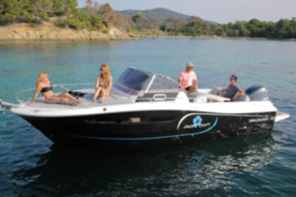 Charter Motorboat Pacific Craft 750 Antibes