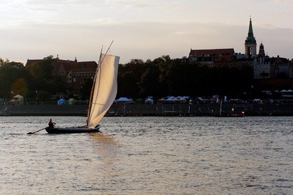 Czarter Łódź motorowa Traditional wooden boat Vistula river Warszawa