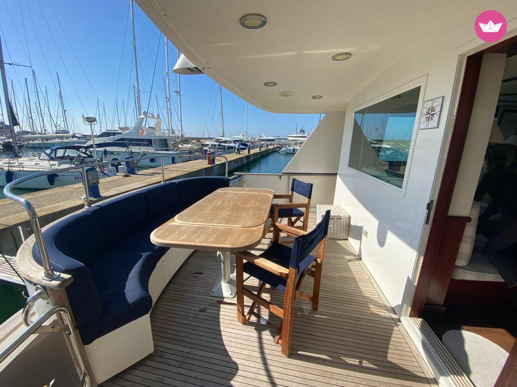 Bateau à moteur Hatteras M/Y 70 2000cv 2