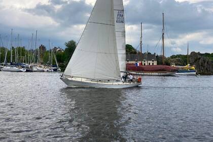 Hire Sailboat Olympic yachts Carter 37 Fort-de-France