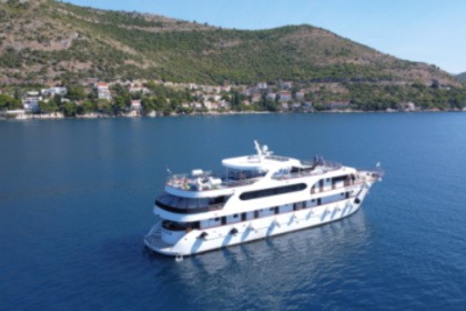 Rental Motor yacht MS Invictus Brand New Split