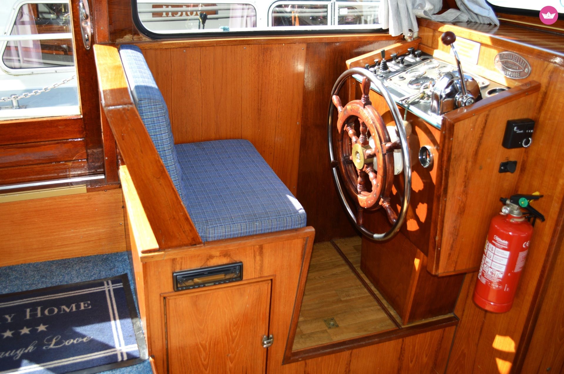 Bateau à moteur Palan DL 1100 62cv 7