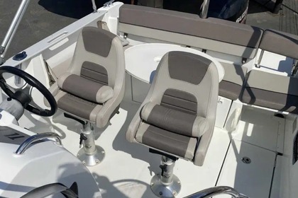 Miete Motorboot Jeanneau Cap Camarat 6.5 WA Saint-Cyprien