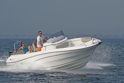Location Bateau à moteur Jeanneau Cap Camarat 7.5 Cc Carnon Plage