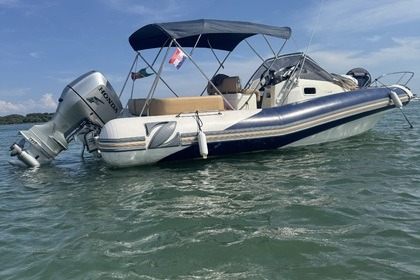 Noleggio Gommone Zodiac Nzo 700 cabin Sesto Calende