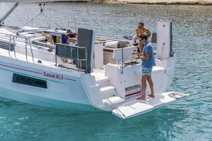 Rental Sailboat  Sunsail 41.3 Pireas