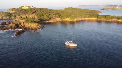 Hyères Sailboat Etap 30 alt tag text