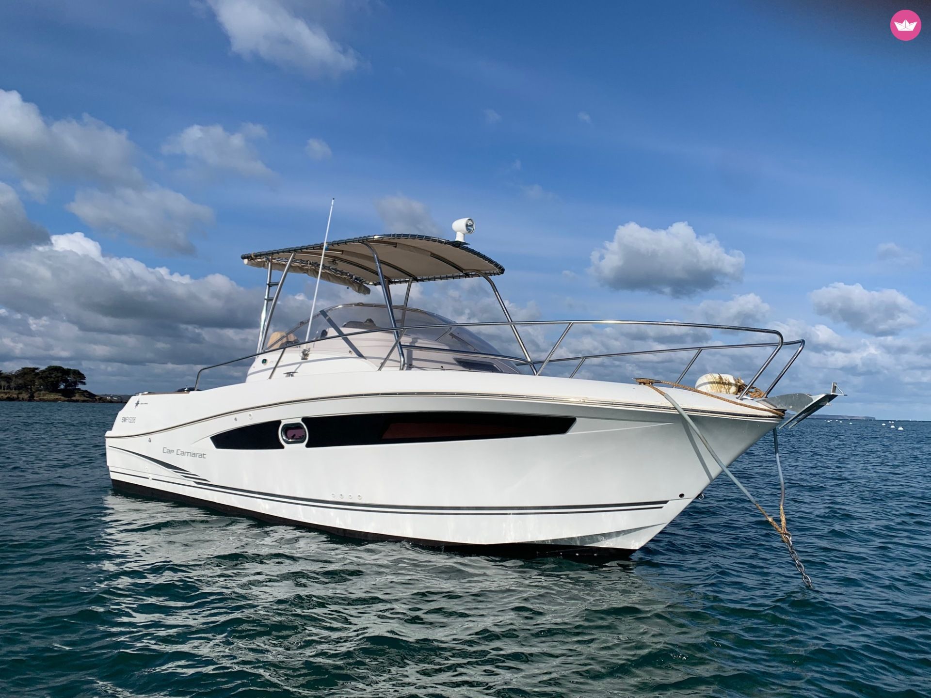 Bateau à moteur Jeanneau CAP CAMARAT 8.5 WA 300cv