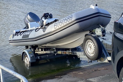 La Meuse en Zodiac, 50Cv. Du côté de Dinant