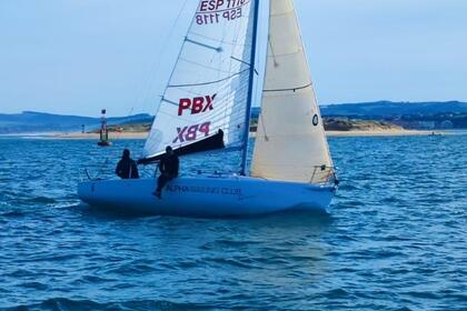 Navegación y adrenalina! Alquiler velero J80! vive la vela en un pura Sangre de regata!