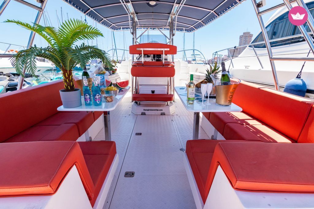 Bateau à moteur QUER 40 PRO 544cv 7