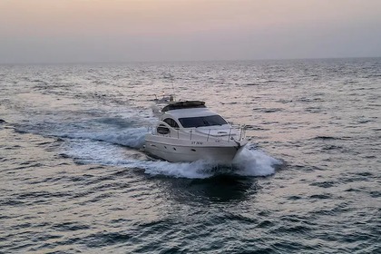 Hyra båt Motorbåt Azimut MIA Dubai