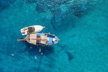 Miete Gulet GREEK TRADITIONAL WOODEN BOAT Parikia
