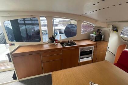 Catamaran Carrera 57