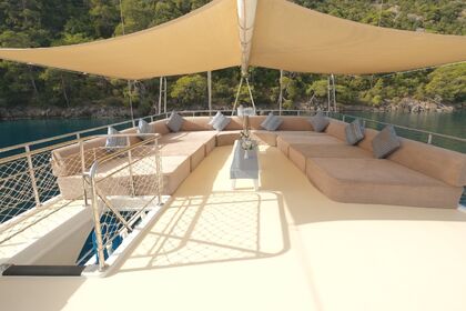 Luxury Gulet Charter in Fethiye – 20-Person Capacity