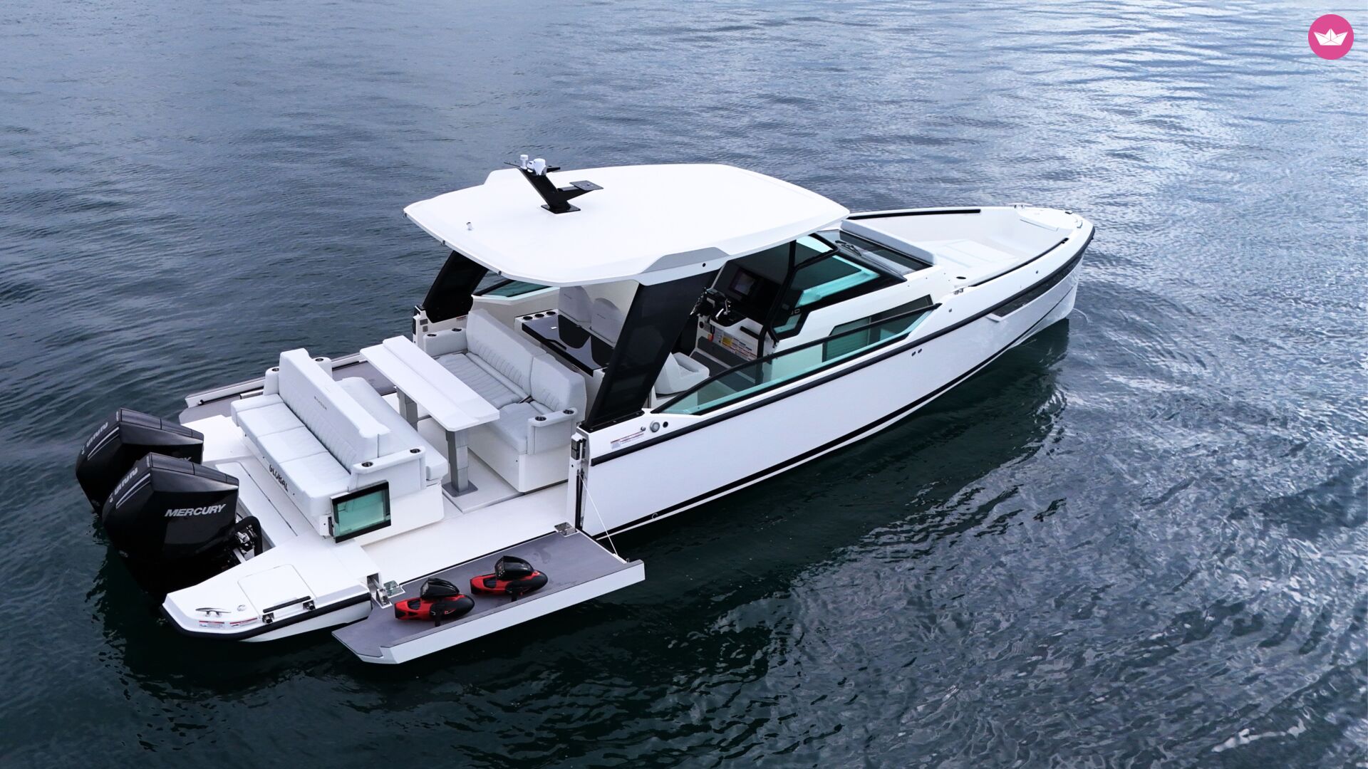 Bateau à moteur SAXDOR 320 450cv 2