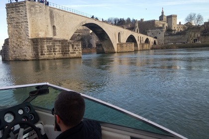 Charter Motorboat SEA RAY SEVILLE Le Pontet