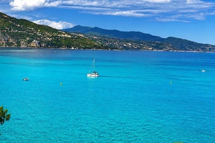 Verhuur Catamaran Lagoon Lagoon 42 Menton