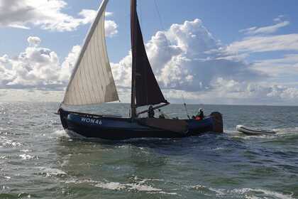 Rental Sailboat Platbodem Visserman Aak Den Oever