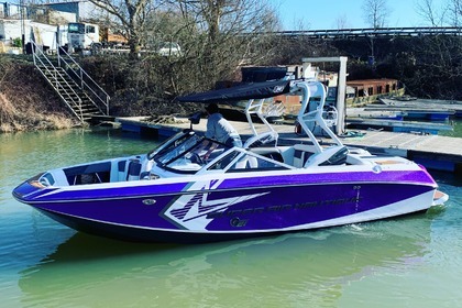 Charter Motorboat Correct Craft Super Air Nautique G21 Villennes-sur-Seine