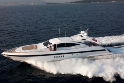 Noleggio Yacht a motore Mangusta 92 Cannes