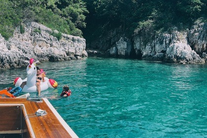 All Inclusive Private Boat Tours on a Vintage Sport Fishing Boat