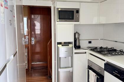 Luxury yacht charter