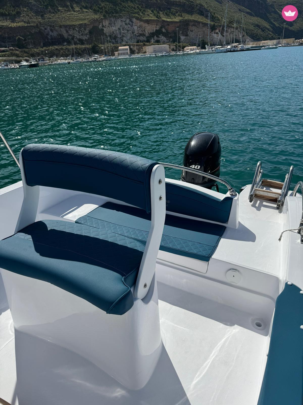 Bateau sans permis Blumax 19 open pro 40cv 6