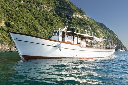 Noleggio Barca a motore Benetti Jolly Forio