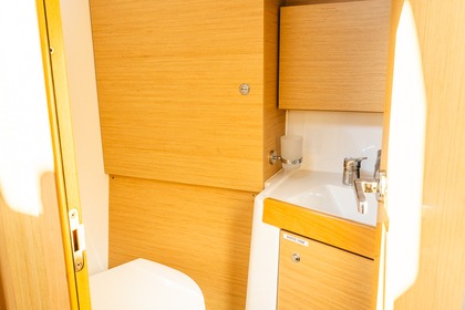 Discover Greek islands and coast from Lefkas on Beneteau Oceanis 38.1