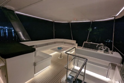 Catamaran MOTEUR LEOPARD 43 PC