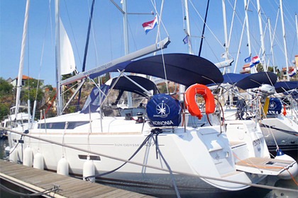 Hyra båt Segelbåt Jeanneau Sun Odyssey 439 Lidingö