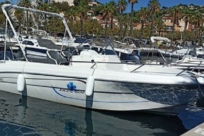 Charter Motorboat Pacific Craft Open 670 Hyères
