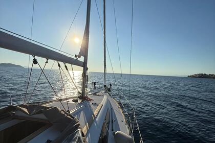 Hire Sailboat Jeanneau sun odyssey 33 Neos Marmaras