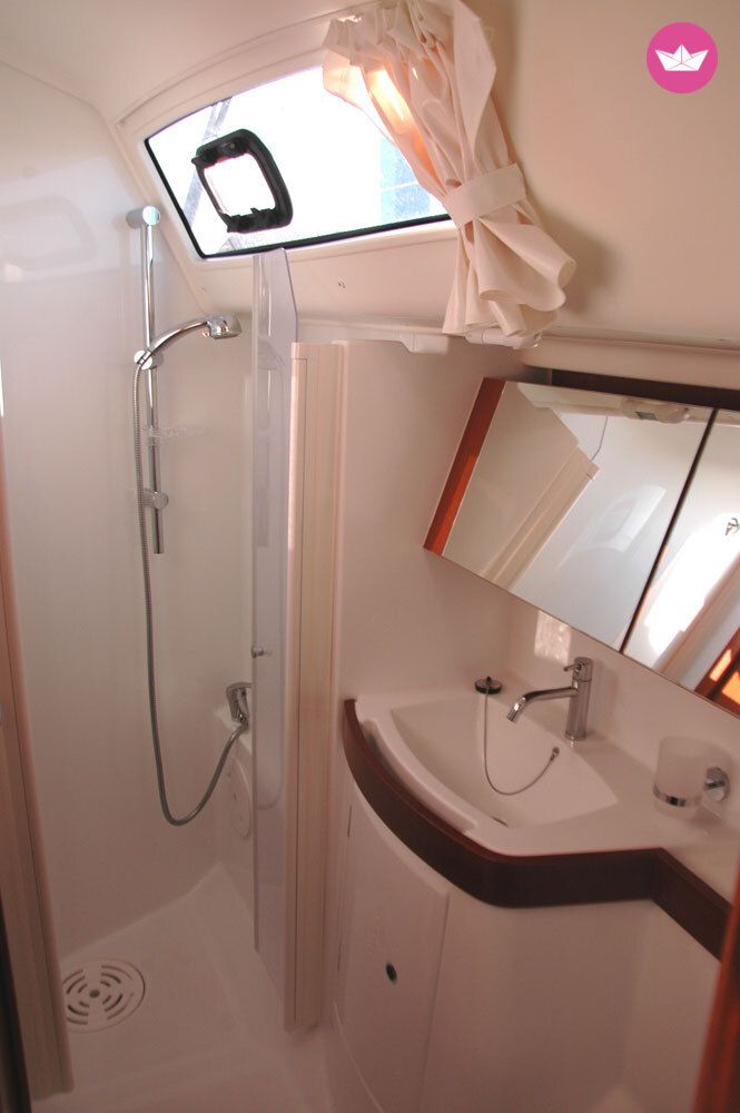 Voilier Beneteau Oceanis 40 12.15m 8
