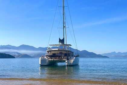 Hire Catamaran Lagoon Lagoon 450 Paraty