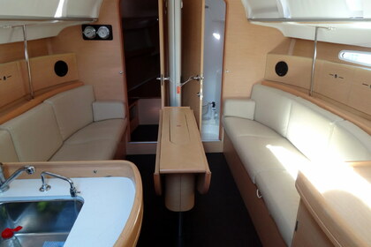 Racing Boat Escapado