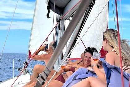 Cruise with Skipper, Hostess and free Wi-Fi