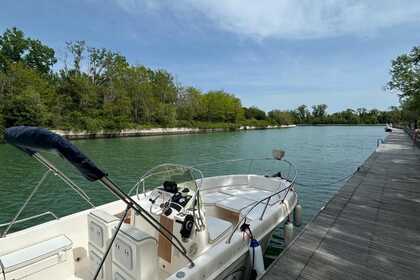 Aluguel Lancha Saver 690 Open Veneza