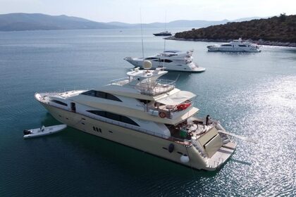 Luxury Motor Yacht With Jacuzzi in Bodrum