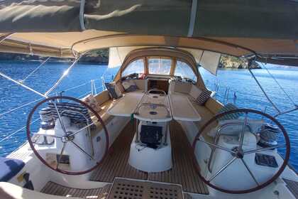 Daily or more rent experience with a professional skipper